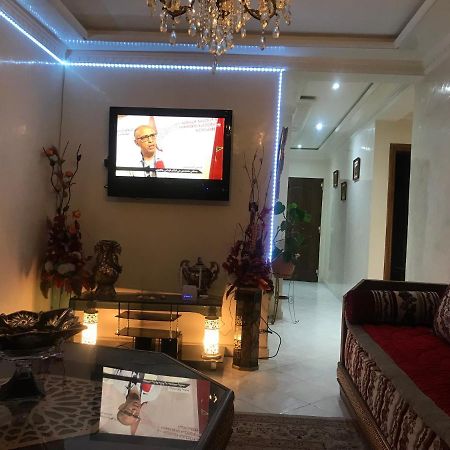 Appartement Familal A Trois Chambres En Face Marjane & Hotel Ahlen Tangier Exterior photo